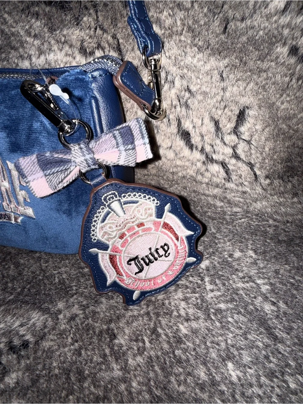 Juicy Couture approximately 8x5x2